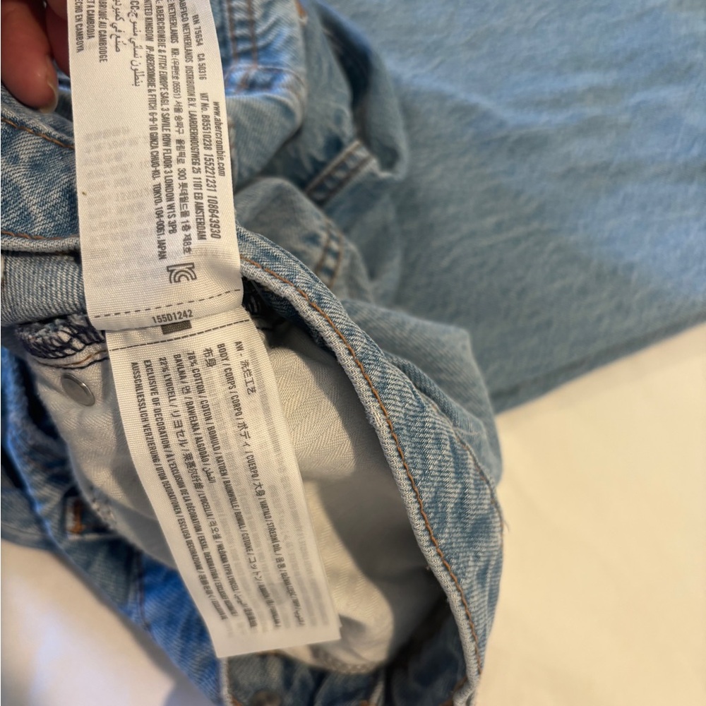 Abercrombie & Fitch Light Blue Relaxed women Jeans - Picture 7 of 7